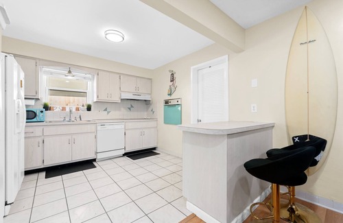 North Andrews Gardens House | 2-bedroom house in fantastic Fort Lauderdale with AC, WiFi, hot tub, pool table