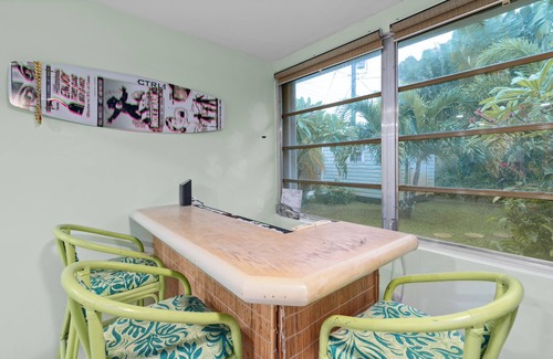 North Andrews Gardens House | 2-bedroom house in fantastic Fort Lauderdale with AC, WiFi, hot tub, pool table