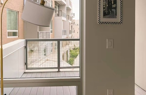 East Cambridge Apartment | 2-bedroom Luxury apartment in amazing Cambridge with Garage parking