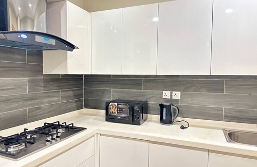 Lahore Apartment | 2-Bedroom Luxury Apartment – Perfect for 5 Guests