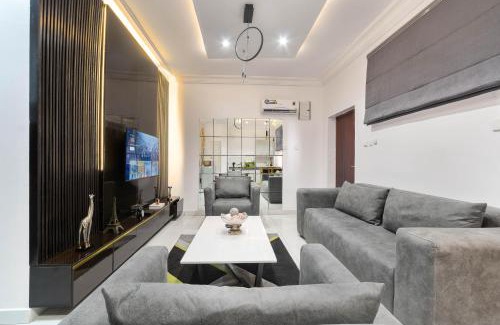 Ogombo Apartment | 2 bedroom Luxury Shortlet Apartment in Osapa London, Lekki
