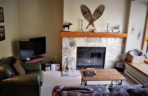 Blackcomb House | 2 Bedroom near Lost Lake; quiet, comfortable, and well-equipped