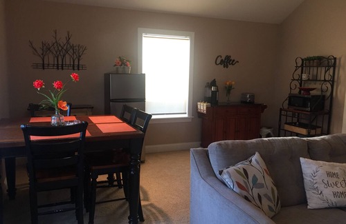 Mechanicsburg House | 2 Bedroom Near: Messiah University, Mechanicsburg, Carlisle, Harrisburg, Hershey