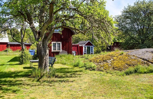 Blomstermala House | 2 bedroom nice home in Stubbemåla