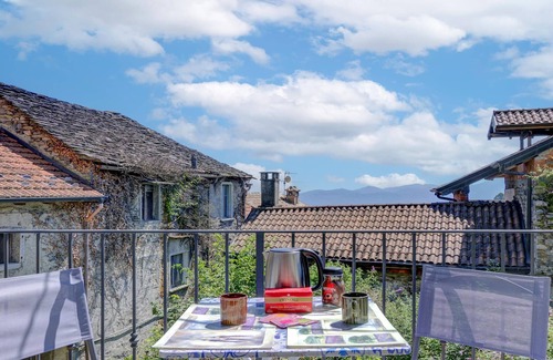 Bee House | 2 bedroom nice home in Albagnano di Bee