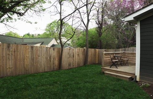 Woodfin Apartment | 2 Bedroom Pet Friendly Apt w/full kitchen; Private fenced Backyard; Great Wifi
