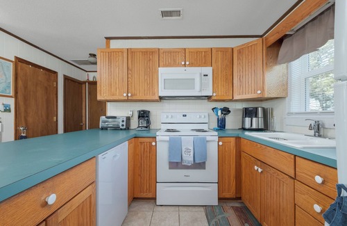 Avon House | 2 Bedroom pet friendly canalfront home in Avon