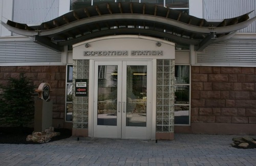 Snowshoe Condo | 2 BEDROOM PLATINUM CORNER SLOPSIDE UNIT
