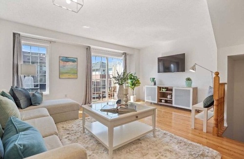 West Hill Condo | 2-bedroom plus Den condo in enjoyable Toronto with WiFi, AC