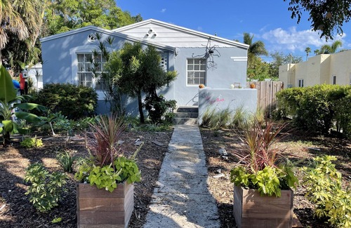 Old Northwood Historic District House | 2 bedroom private vacation home in west palm beach