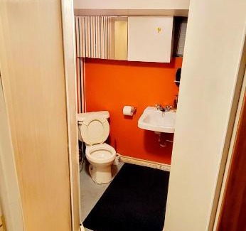 Malton Apartment | 2-Bedroom private basement, Mins frm Airpt & transit