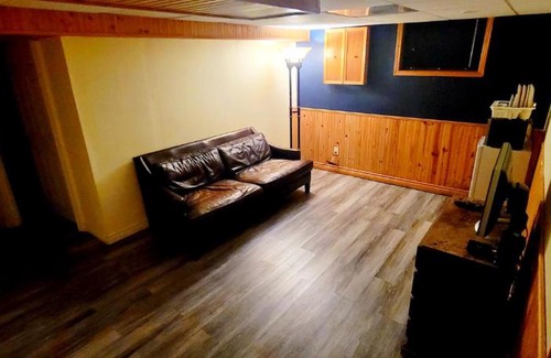 Malton Apartment | 2-Bedroom private basement, Mins frm Airpt & transit