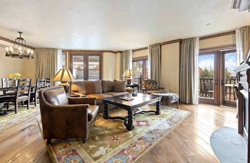 Aspen Resort | 2-bedroom resort in beautiful Aspen with full kitchen, WiFi, fitness room, AC