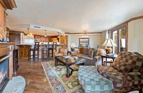 Aspen Resort | 2-bedroom resort in beautiful Aspen with full kitchen, WiFi, fitness room, AC
