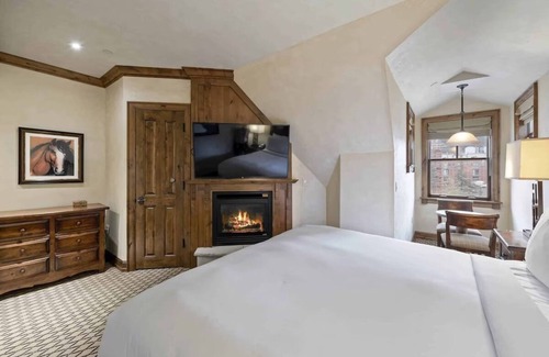 Aspen Resort | 2-bedroom resort in beautiful Aspen with full kitchen, WiFi, fitness room, AC