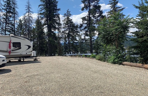 Blind Bay RV Rental | 2 Bedroom RV with beach dock and views nEagle Rock Resort #2