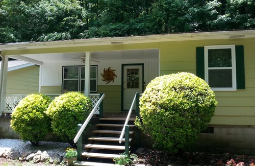 Tellico Plains House | 2 Bedroom See and hear the Tellico River from your porch
