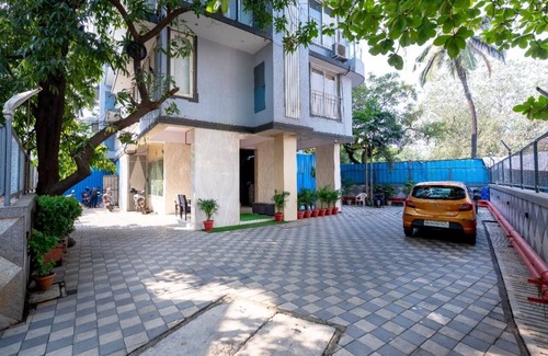 Santacruz Apartment | 2 bedroom service apartment near Mumbai Airport