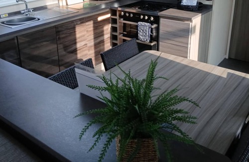 Ingoldmells House | 2-bedroom, Sleeps 4, dog friendly, WiFi next to Fantasy Island, Ingoldmells