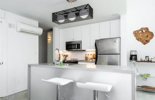Winnipeg House | 2 Bedroom Steps from Downtown (1 Heaton #3)