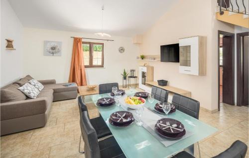 Liznjan House | 2 Bedroom Stunning Home In Liznjan