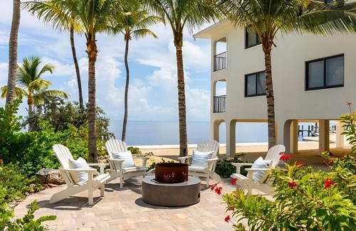Islamorada Resort | 2 Bedroom Suite in Islamorada! Swimming Pool, Kitchenette, Pets Allowed!