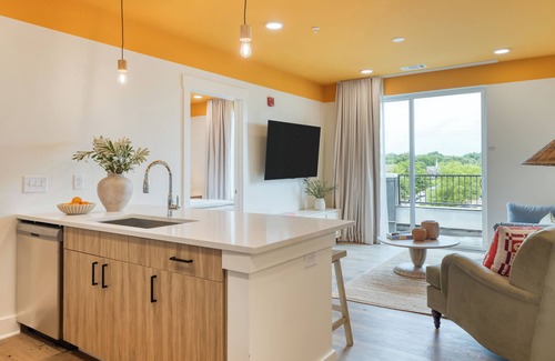 Belmont - Hillsboro Condo | 2 Bedroom Suite w/Balcony | 12South | New Hotel