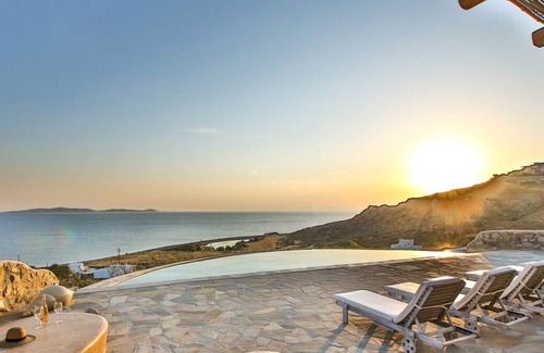 Houlakia Apartment | 2 Bedroom Suite with private Infinity Pool and Sea View