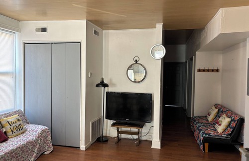Delair Apartment | 2 bedroom/Tacony Bridge