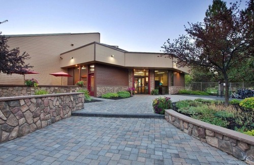 Redmond House | 2-bedroom townhome in Located in Eagle Crest Resort, n with resort amenities.