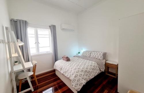 Maryborough Apartment | 2 Bedroom Unit in Maryborough CBD, Furnished
