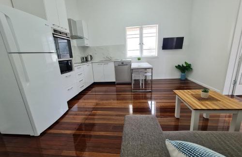 Maryborough Apartment | 2 Bedroom Unit in Maryborough CBD, Furnished