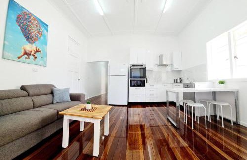 Maryborough Apartment | 2 Bedroom Unit in Maryborough CBD, Furnished