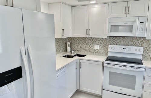 Bel Air Condo | 2 Bedroom Condo just steps from the beach