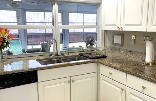 Punta Gorda House | 2-bedroom vacation home just 15 minutes from Fishermen's Village