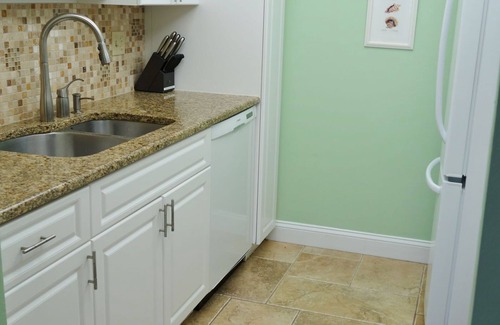 Siesta Key Condo | 2-bedroom villa, steps from Siesta Key Beach and Crescent Beach