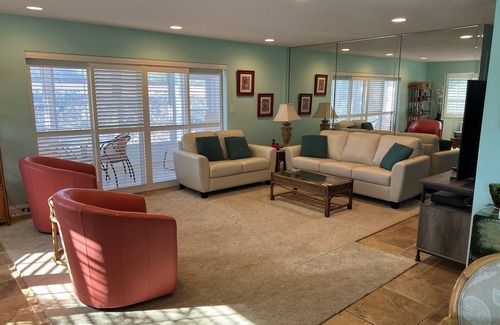 Siesta Key Condo | 2-bedroom villa, steps from Siesta Key Beach and Crescent Beach
