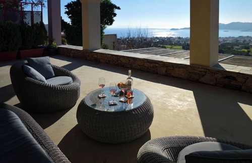 Grambia Villa | 2-Bedroom Villa with private garden