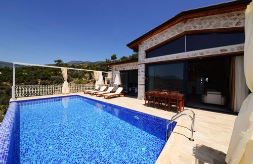 Uzumlu House | 2 Bedroom Villa with Secluded Heated Pool & Views