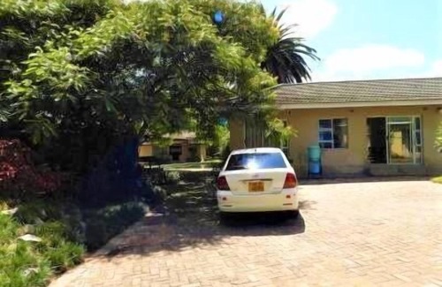 Harare Apartment | 2 bedroomed apartment with en-suite and kitchenette - 2066