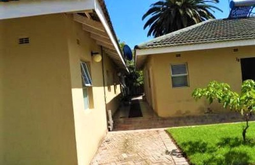 Harare Apartment | 2 Bedroomed Apartment With En-suite and Kitchenette - 2066