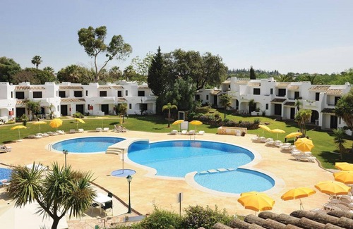 Alpouvar Apartment | 2 bedrooms (1 ensuite). 2 bathrooms, sleeps 6, with Air-con & Free Wi-Fi & IPTV