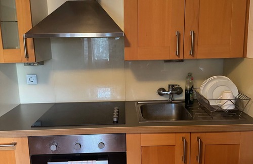 Floridsdorf House | 2 Bedrooms, 2 Baths House with a Living Room & an Upstairs Reception rea