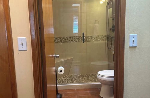 Des Moines House | 2-Bedrooms-4PAX-Helen’s Garden House🏡 Minutes from airport@Des Moines-Seattle,WA