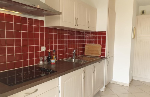 Antibes Apartment | 2 bedrooms, 6 guests, pool, parking, close to beach, shops & restaurants