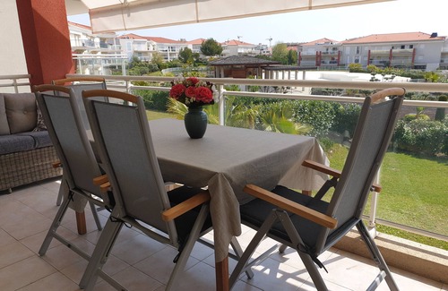 Antibes Apartment | 2 bedrooms, 6 guests, pool, parking, close to beach, shops & restaurants