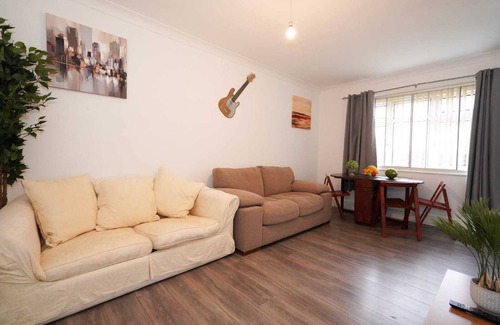 Little Hay Apartment | 2 bedrooms BIRMINGHAM BHX-HS2 NEC COLESHILL LUXURY APARTMENT