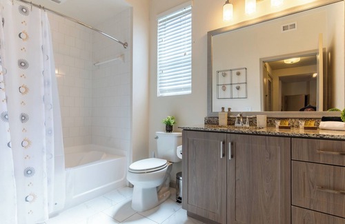 Camarillo Apartment | 2 Bedrooms ✦ King Beds ✦ Wi-Fi ✦ Pool ✦ Gym