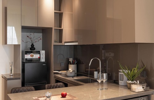 Ben Nghe Apartment | 2 bedrooms Luxury Apartment in The MarQ 6star Building District 1 Sky Pool & Gym