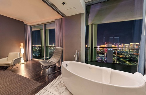 Las Vegas Condo | 2 Bedrooms- Stunning Strip View- Pool Table- Retro Arcade-3 King Beds-38th Floor
